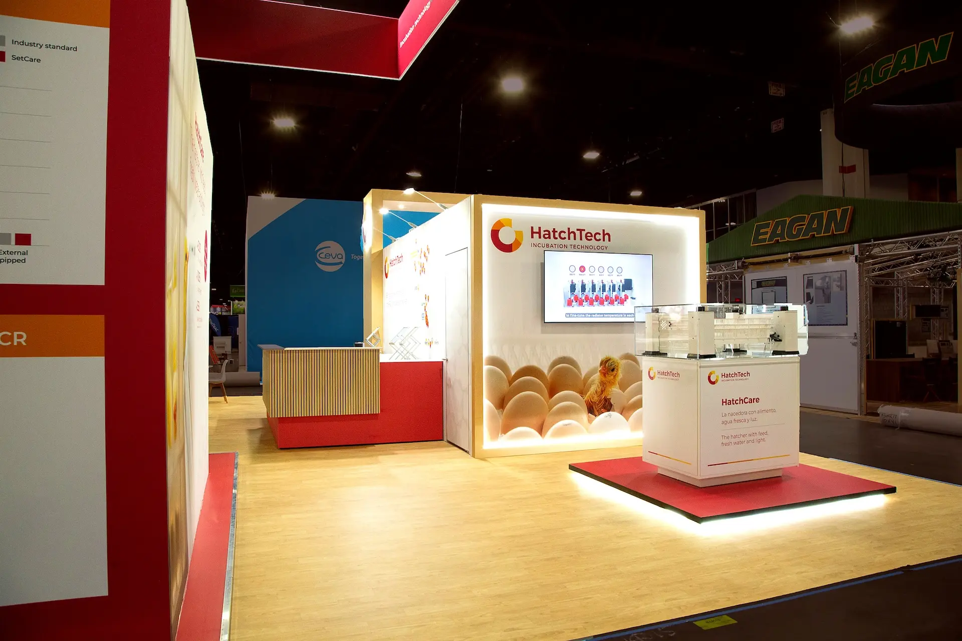 hatchtech-booth-interior-product-display